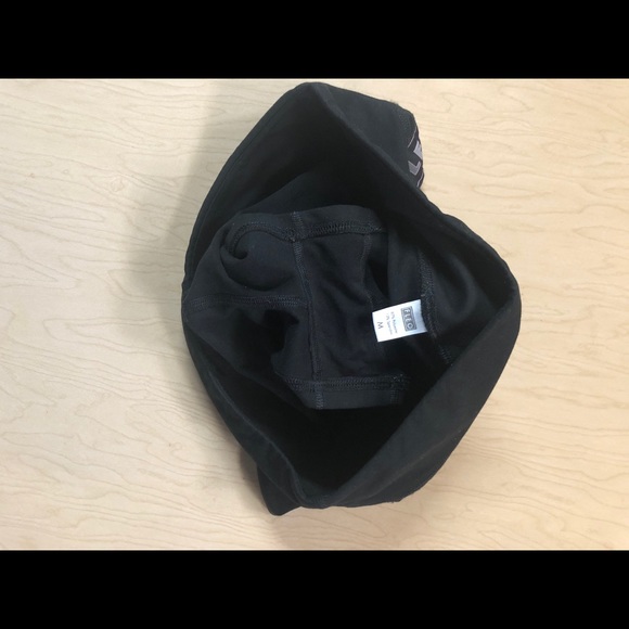 Fleo Shorts - Picture 3 of 3